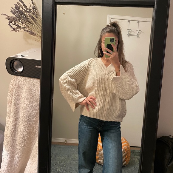 Knitted sweater - Picture 2 of 3